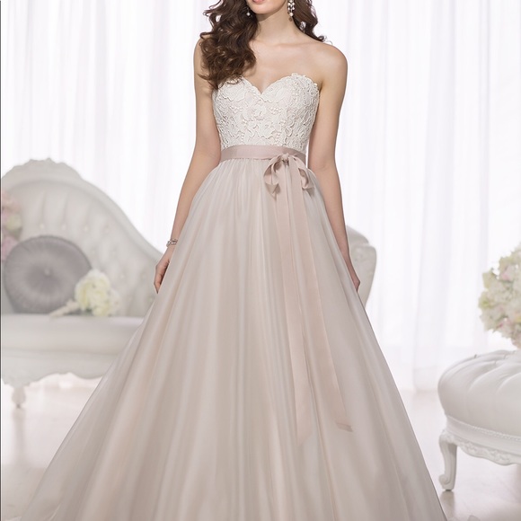 Essence of Australia wedding dress size14 ballgown - Picture 3 of 5